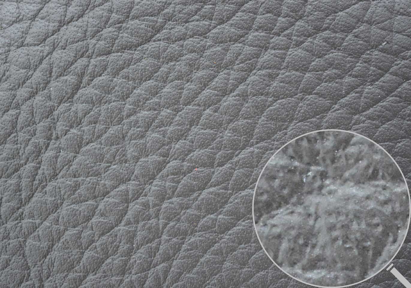 Detailansicht Semianilin mit Vergrößerung der Lederoberfläche